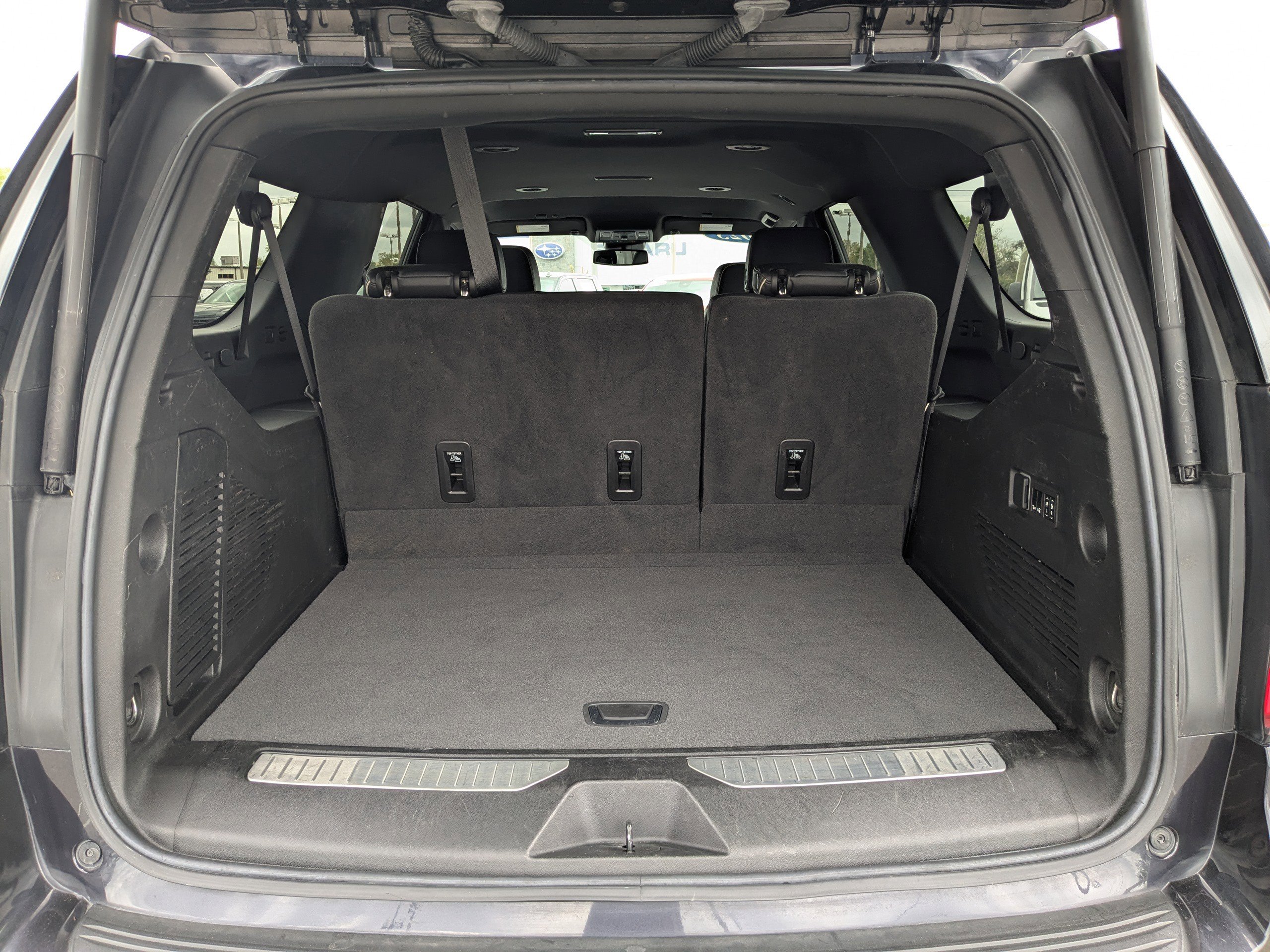 Used 2023 Chevrolet Suburban Premier image 12