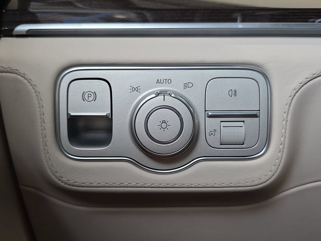 New 2026 Mercedes-Benz GLS 63 AMG 4MATIC image 28