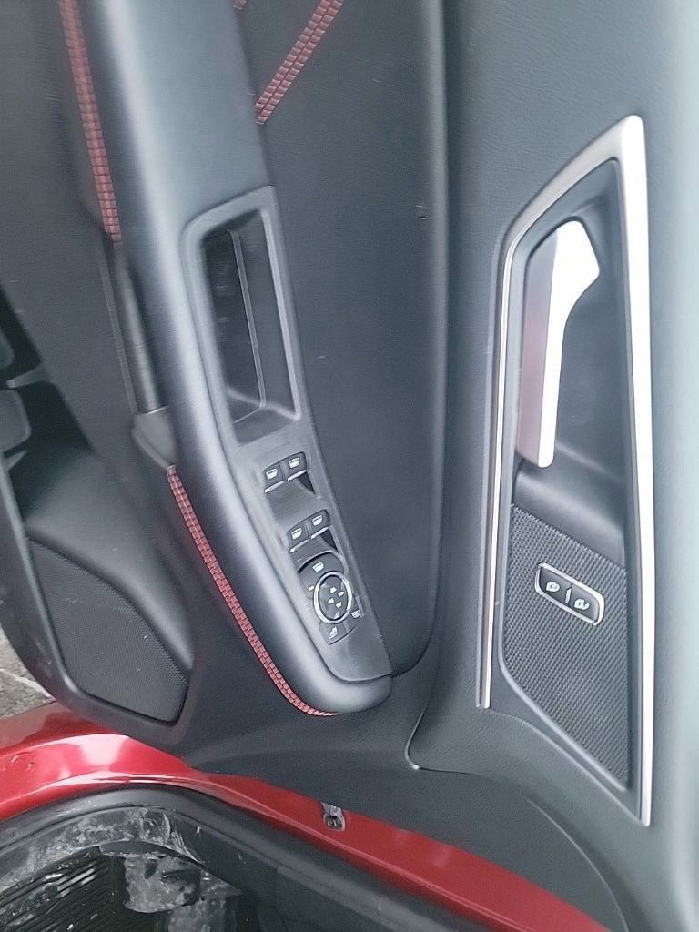 Certified 2022 Ford Edge ST-Line w/ Class II Trailer Tow Package image 34