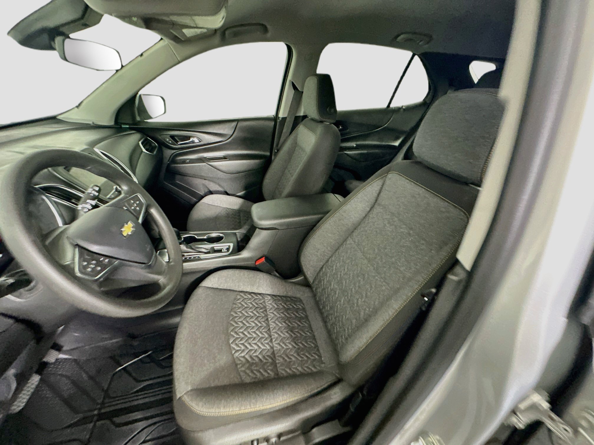 Used 2022 Chevrolet Equinox LT w/ LPO, Floor Liner Package FWD image 13
