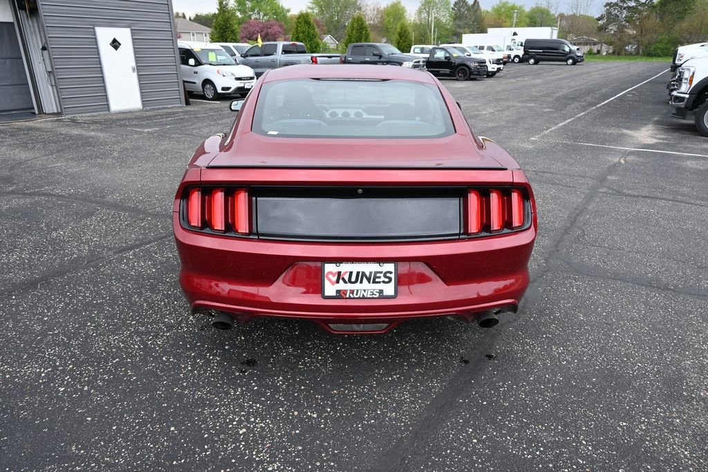 Used 2017 Ford Mustang Coupe RWD image 18