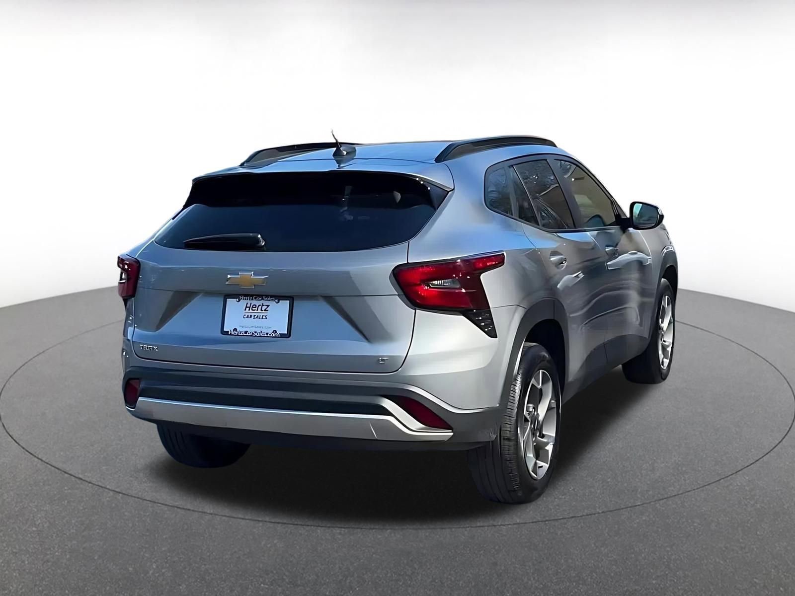 Used 2025 Chevrolet Trax LT w/ LT Convenience Package image 14