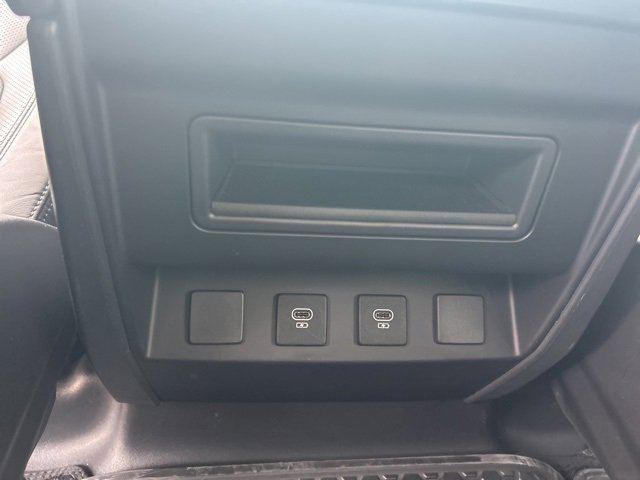 Used 2024 Land Rover Defender 110 S image 42