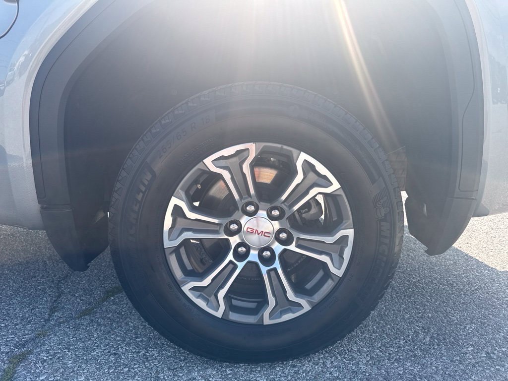Used 2025 GMC Sierra 1500 SLT AWD/4WD image 40