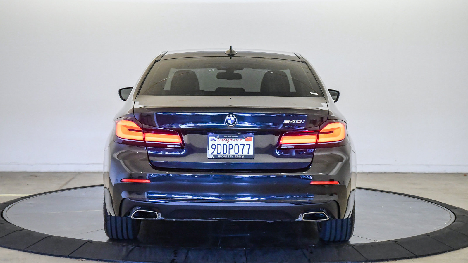 Certified 2023 BMW 540i w/ Premium Package RWD image 3