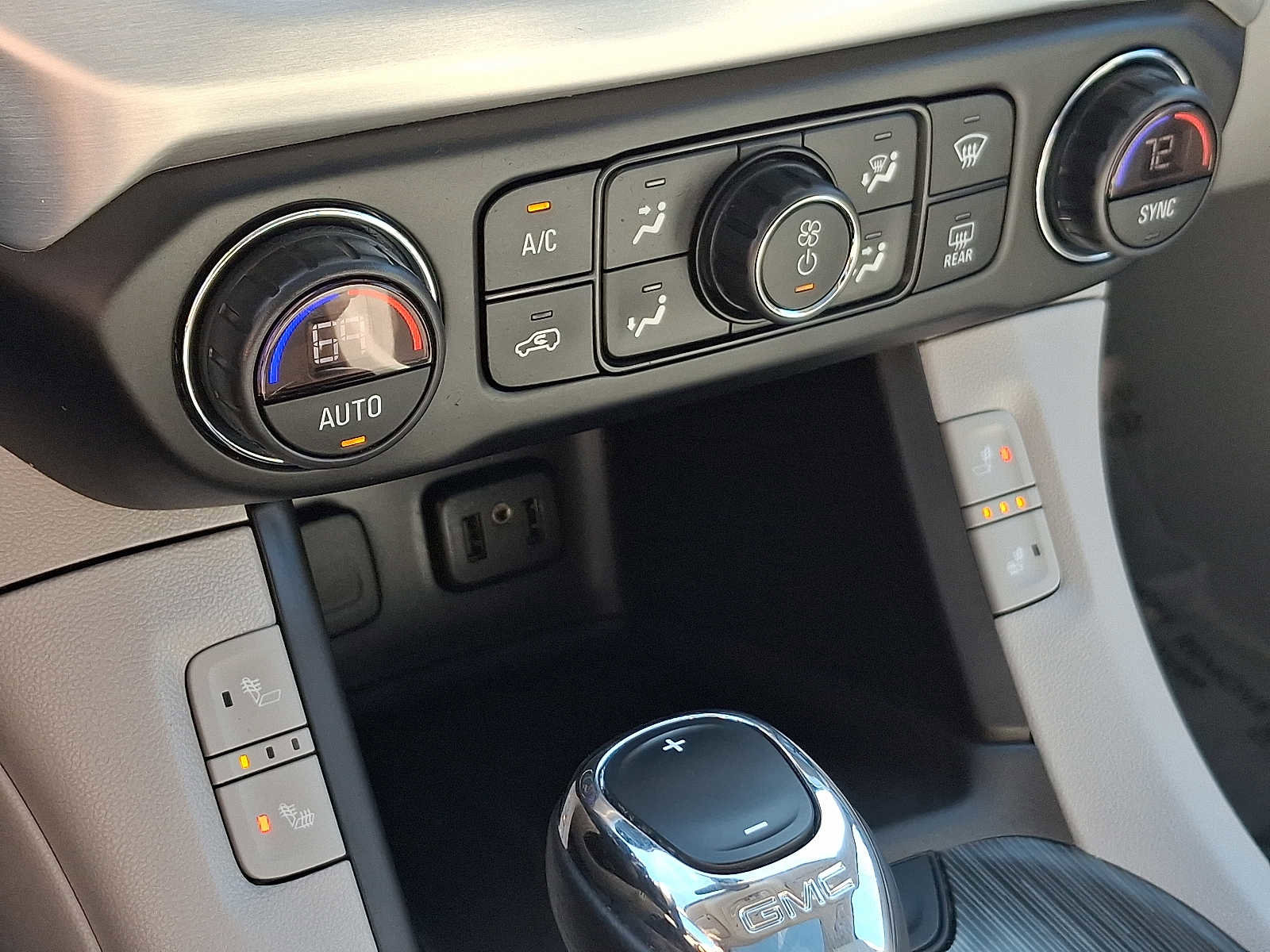 Used 2019 GMC Acadia SLT w/ LPO, Floor Liner Package image 20