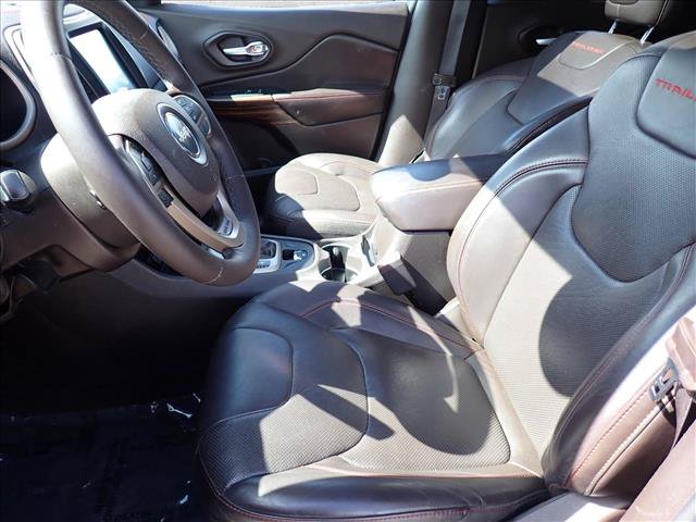 Used 2016 Jeep Cherokee Trailhawk w/ Comfort/Convenience Group AWD/4WD image 13