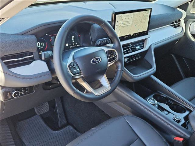 New 2026 Ford Explorer Active w/ Active Comfort Package image 3