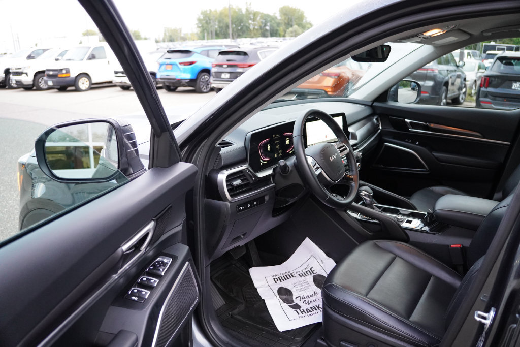 Certified 2024 Kia Telluride S AWD/4WD image 14
