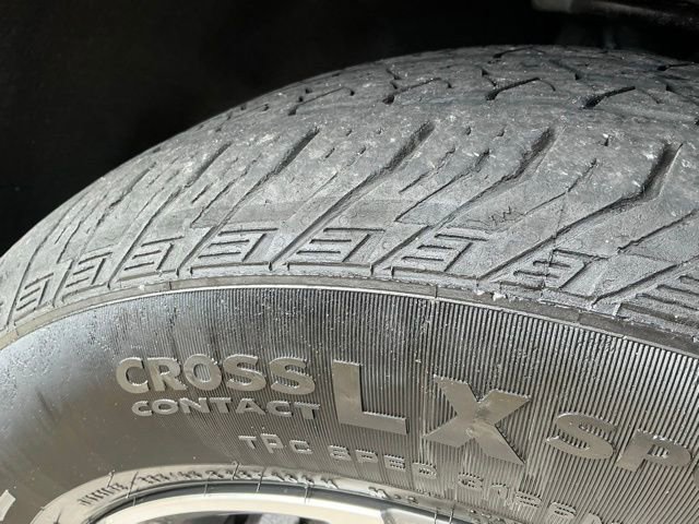 Used 2023 GMC Acadia SLE w/ Driver Convenience Package image 12