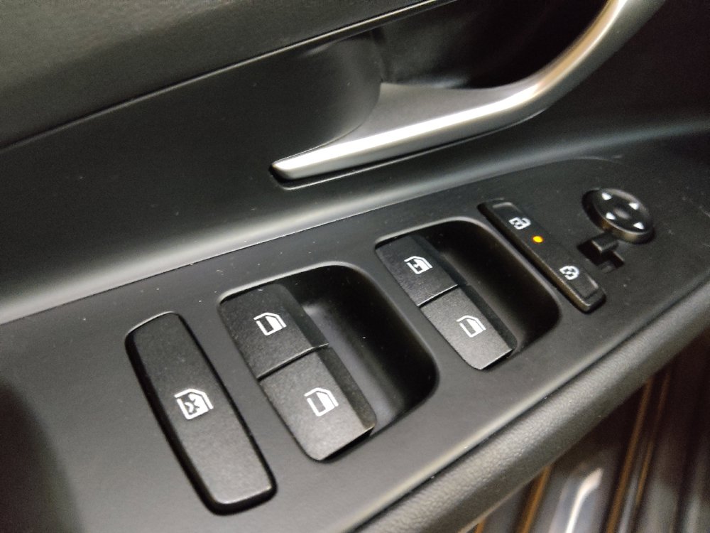 Used 2025 Hyundai Elantra SE FWD image 27