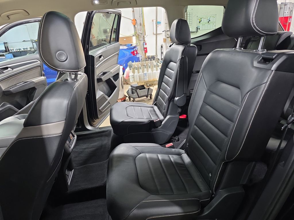 Used 2022 Volkswagen Atlas SEL Premium image 14