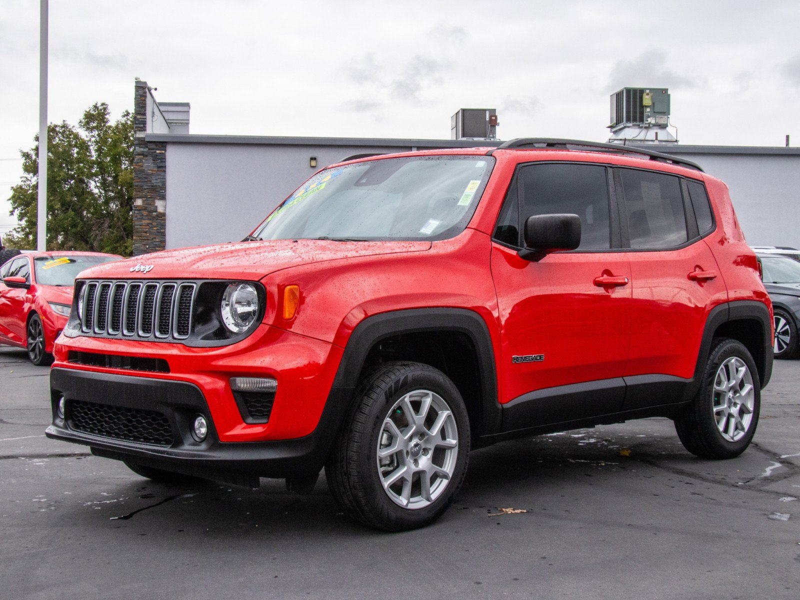 Used 2023 Jeep Renegade Latitude w/ Premium Group image 3