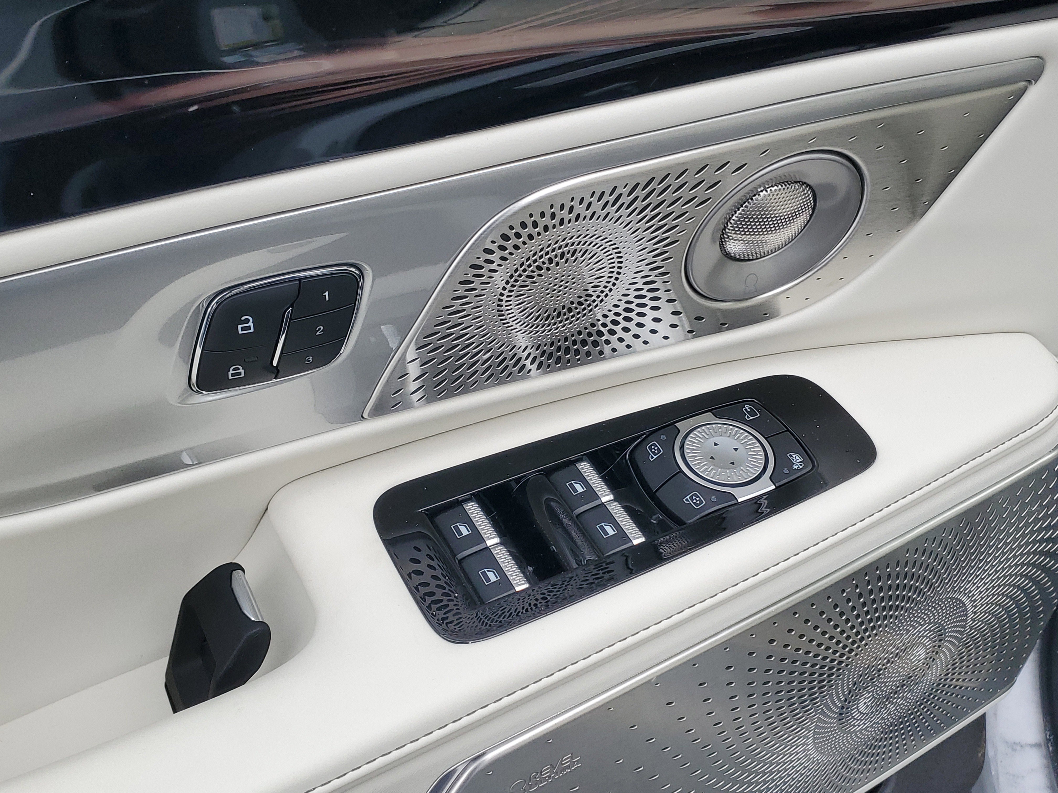 New 2026 Lincoln Nautilus Black Label w/ Jet Appearance Package image 9