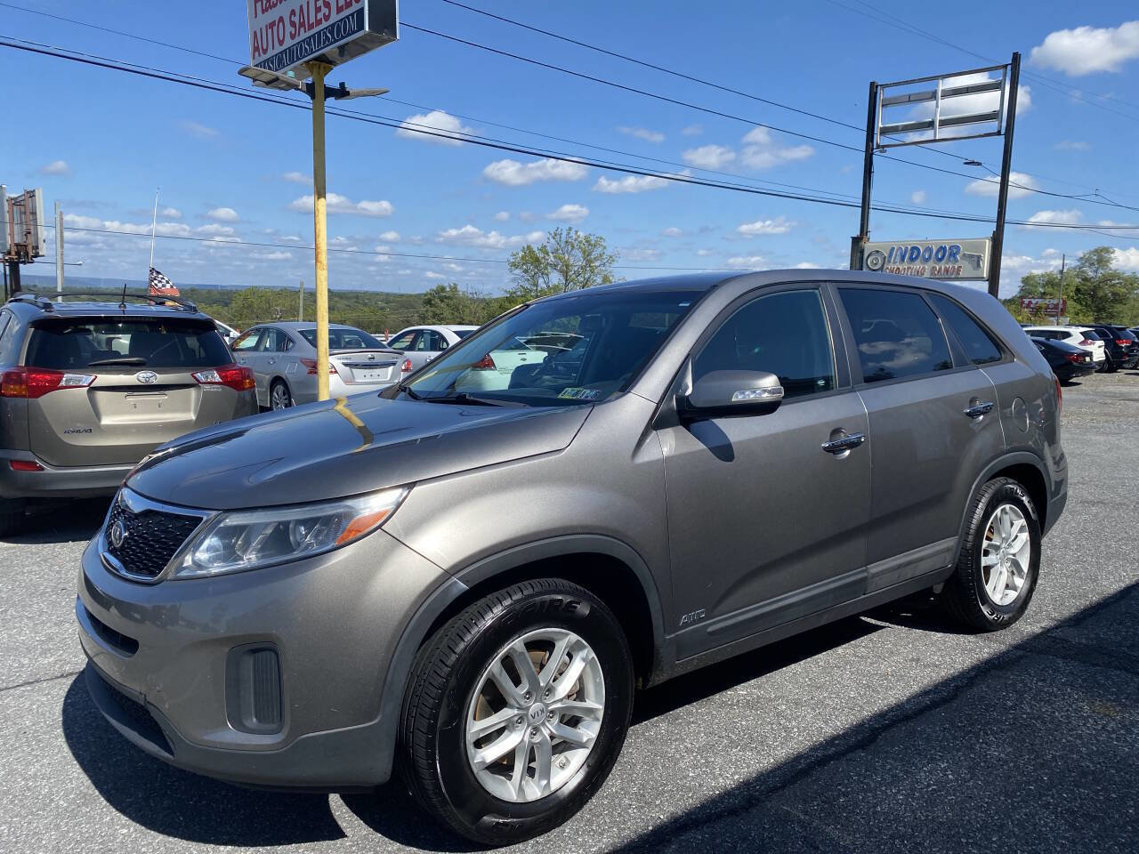 Used 2015 Kia Sorento LX image 1