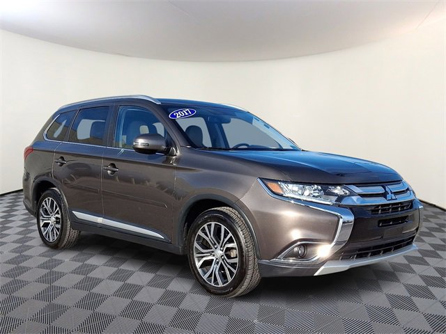 Used 2017 Mitsubishi Outlander SEL image 1