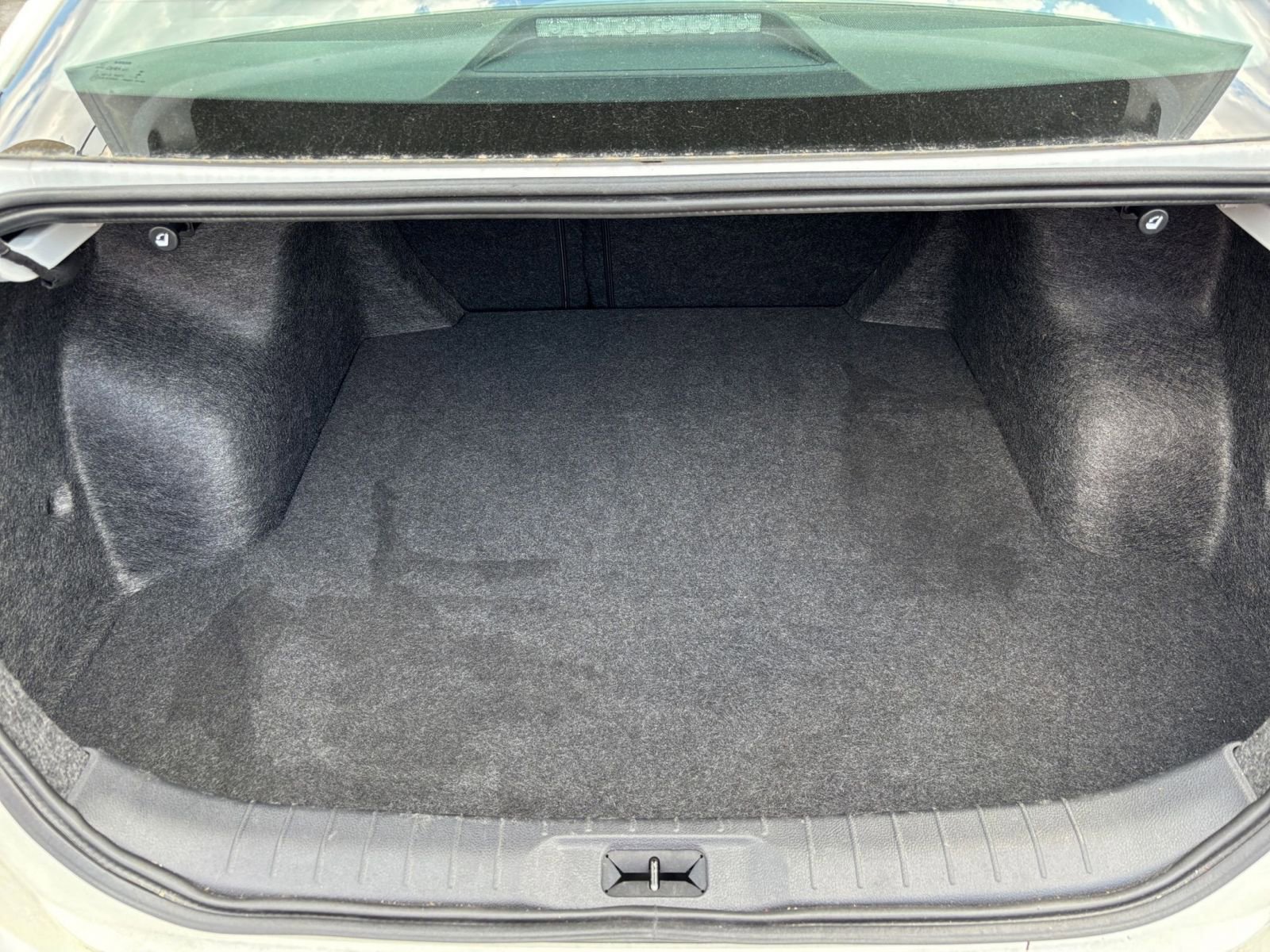 Used 2025 Nissan Altima 2.5 SV FWD image 32