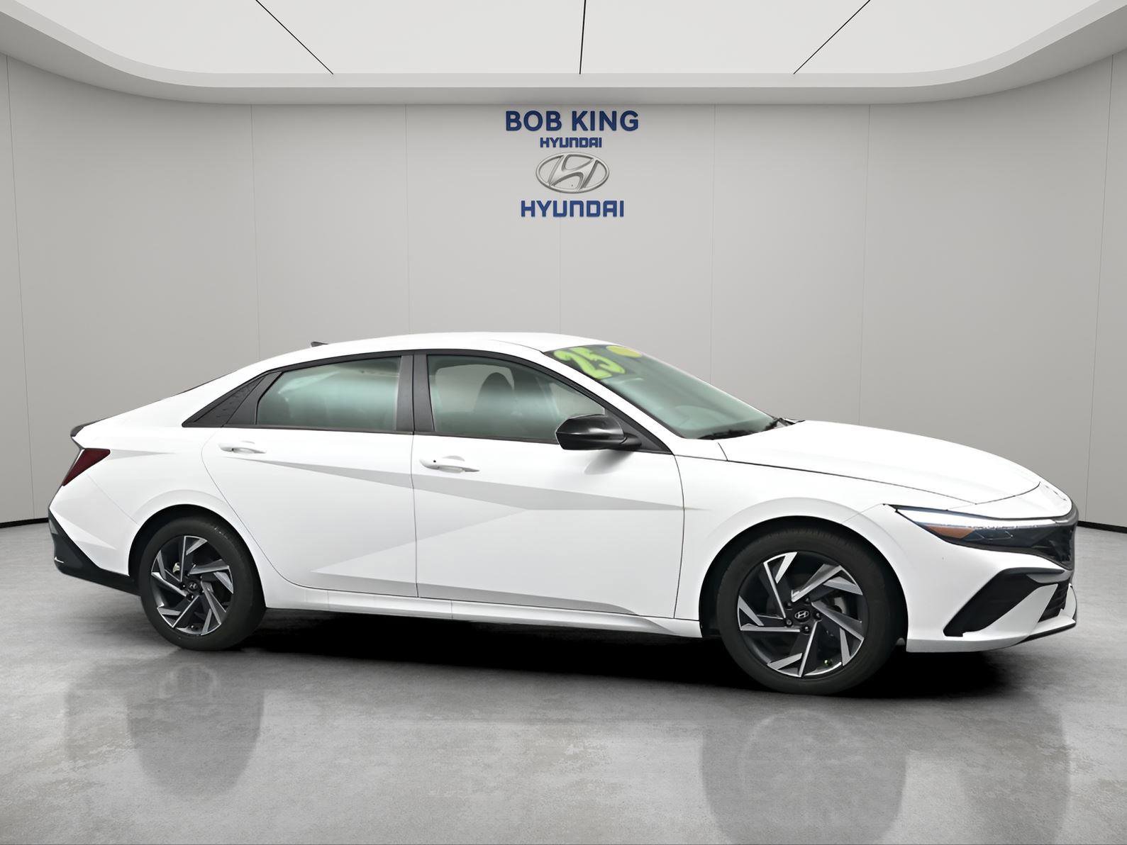 Certified 2025 Hyundai Elantra Sport image 2