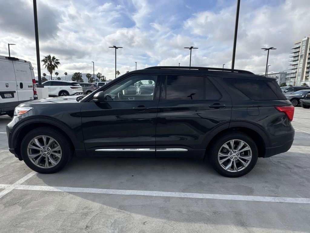 Used 2023 Ford Explorer XLT w/ Equipment Group 202A RWD image 10