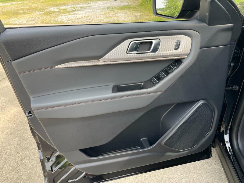 New 2025 Ford Explorer Active w/ Active Comfort Package image 24