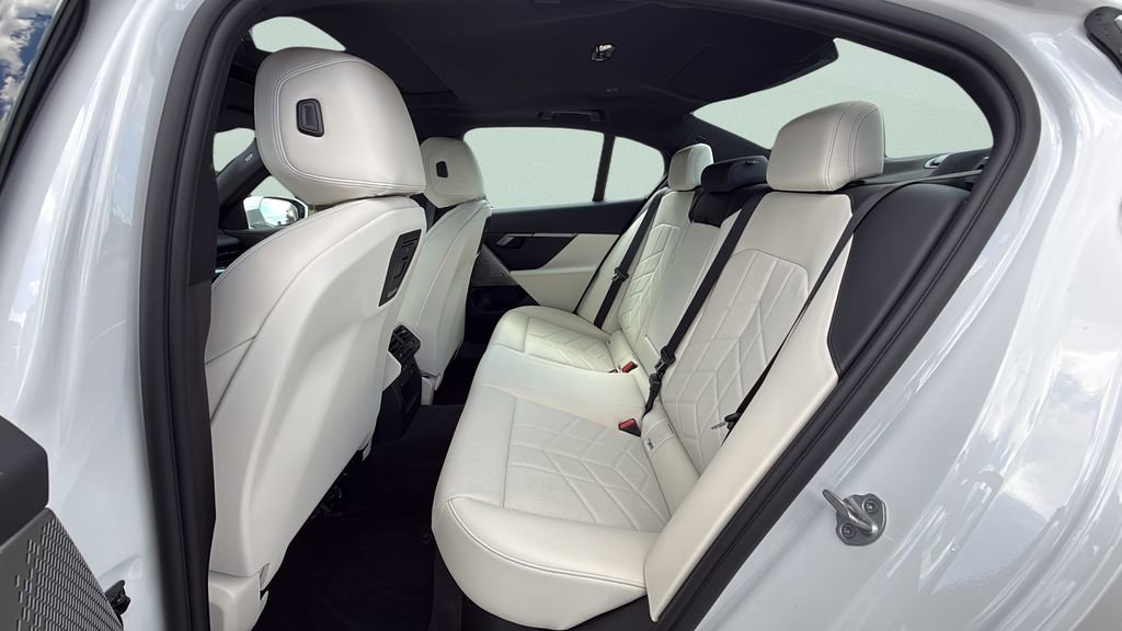 Certified 2026 BMW 530i w/ Premium Package image 24