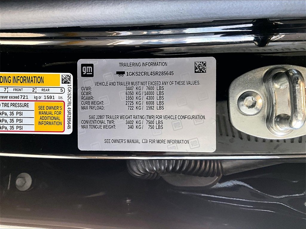 Used 2025 GMC Yukon AT4 w/ LPO, Floor Liner Package image 37