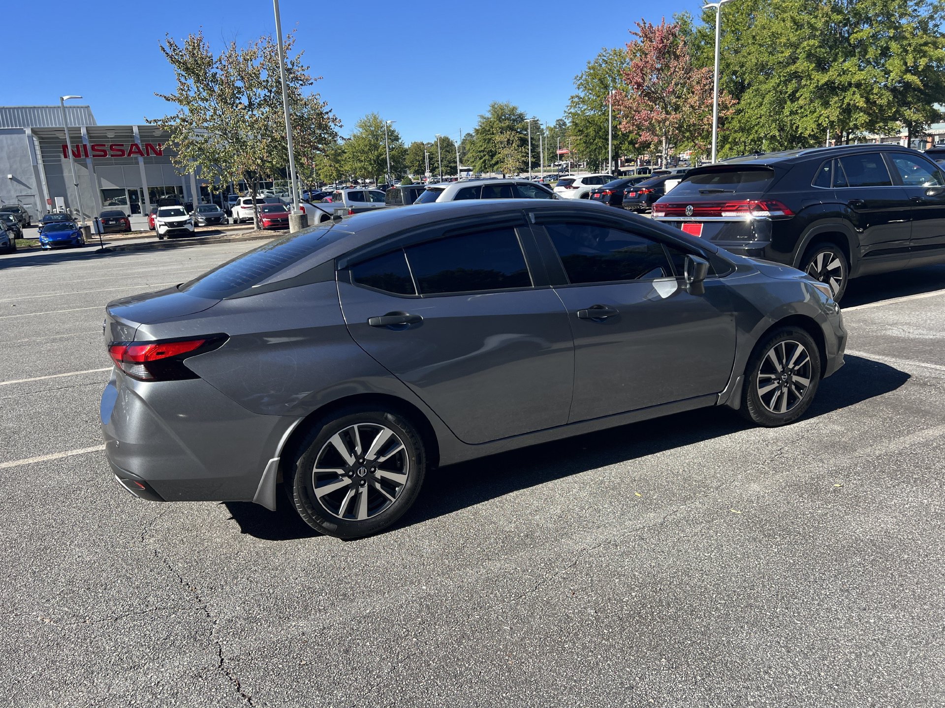 Used 2020 Nissan Versa S FWD image 4