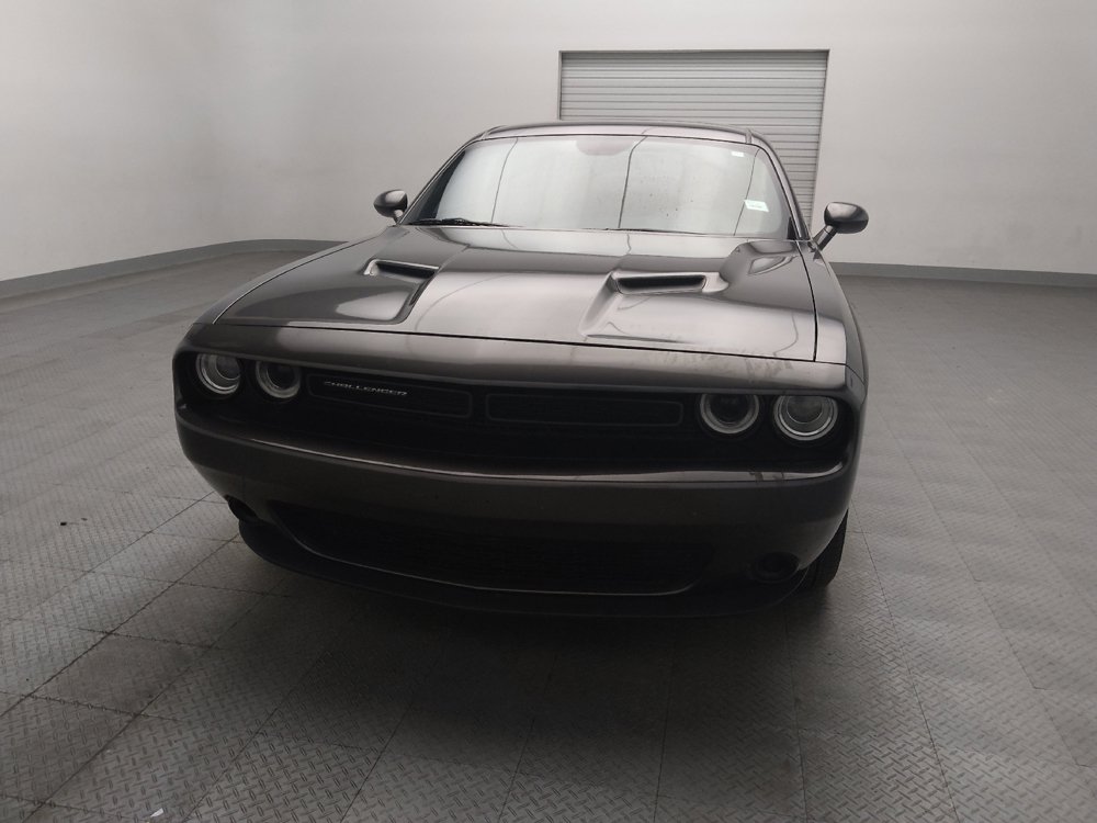 Used 2018 Dodge Challenger SXT RWD image 15