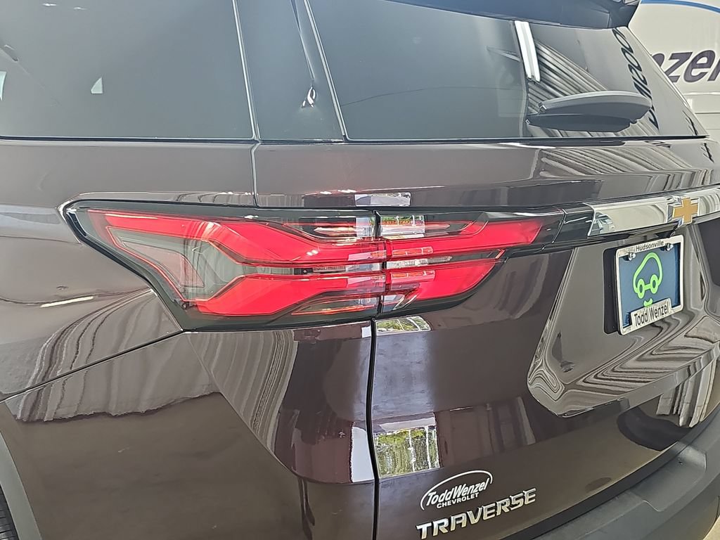 Certified 2023 Chevrolet Traverse LT FWD image 40