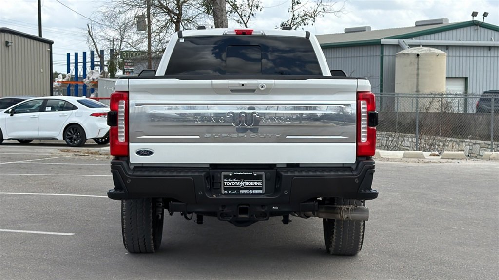 Used 2025 Ford F350 King Ranch w/ FX4 Off-Road Package image 7