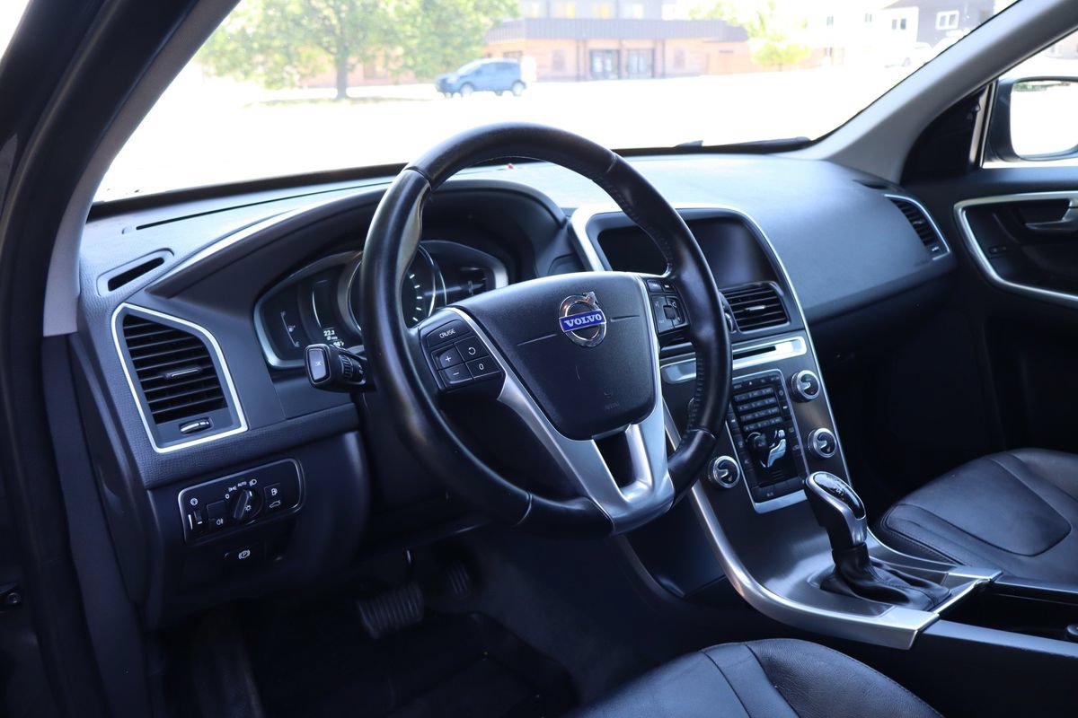Used 2015 Volvo XC60 T5 AWD/4WD image 15