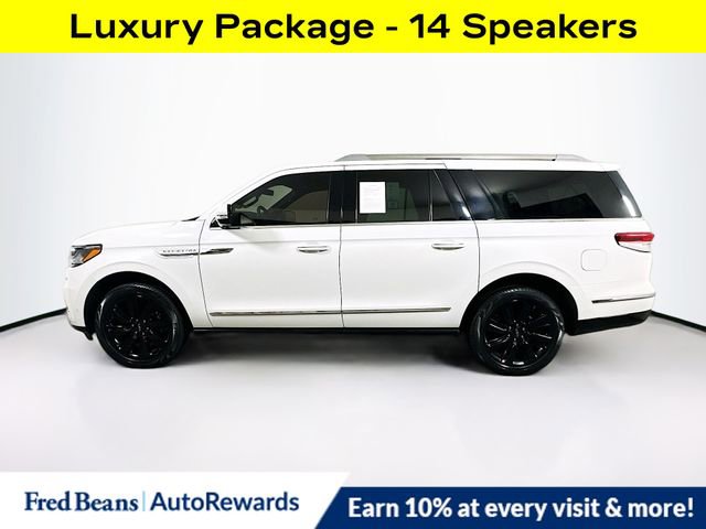 Used 2023 Lincoln Navigator L Reserve image 4