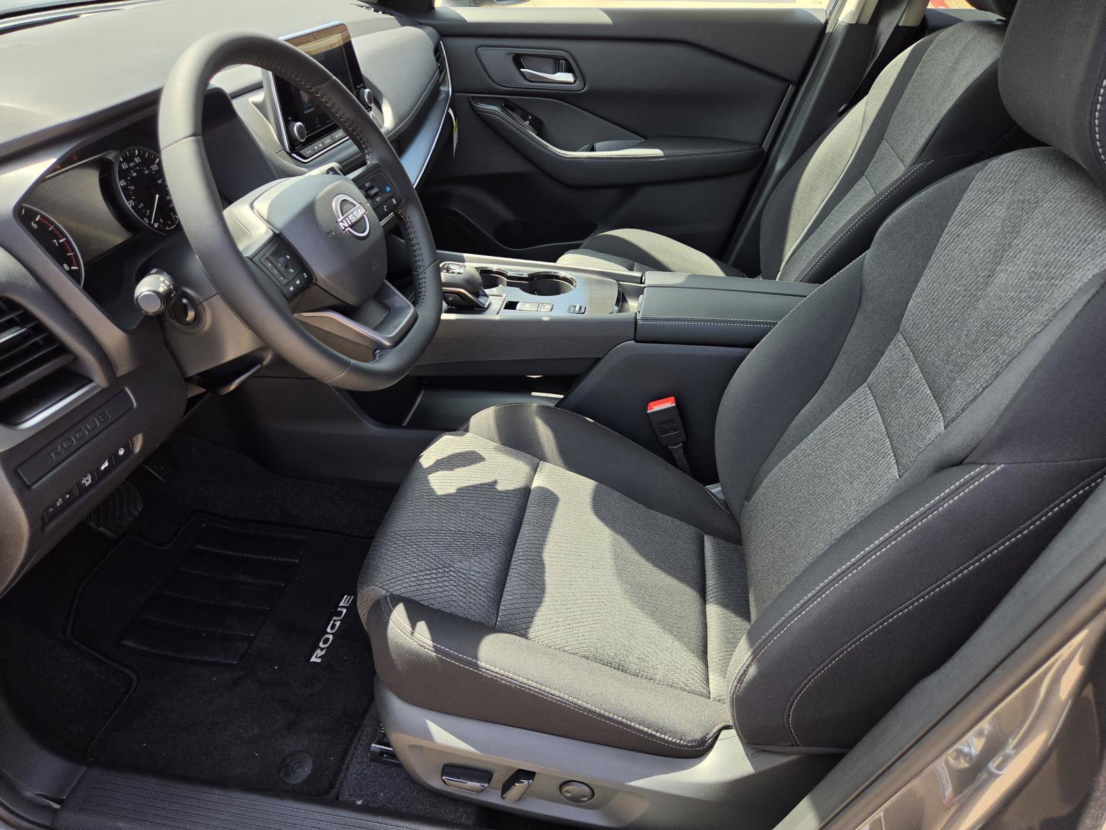 New 2026 Nissan Rogue SV FWD image 18