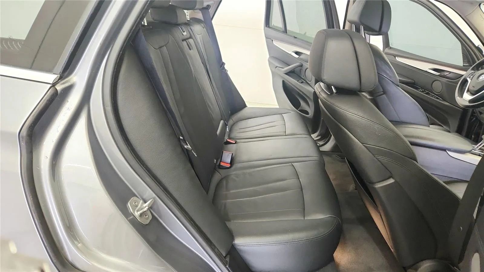Used 2016 BMW X5 xDrive50i AWD/4WD image 38