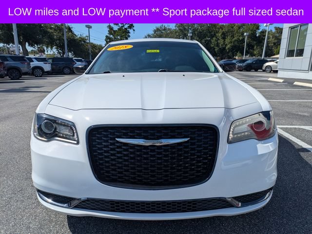 Used 2018 Chrysler 300 Touring w/ Sport Appearance Package RWD image 9