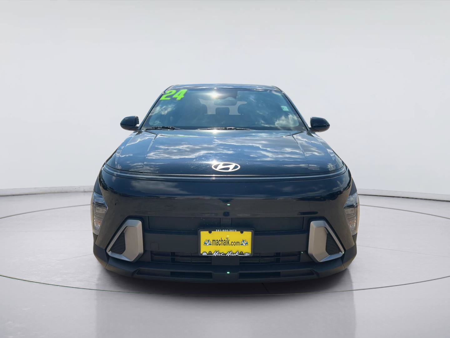 Used 2024 Hyundai Kona SE FWD image 2
