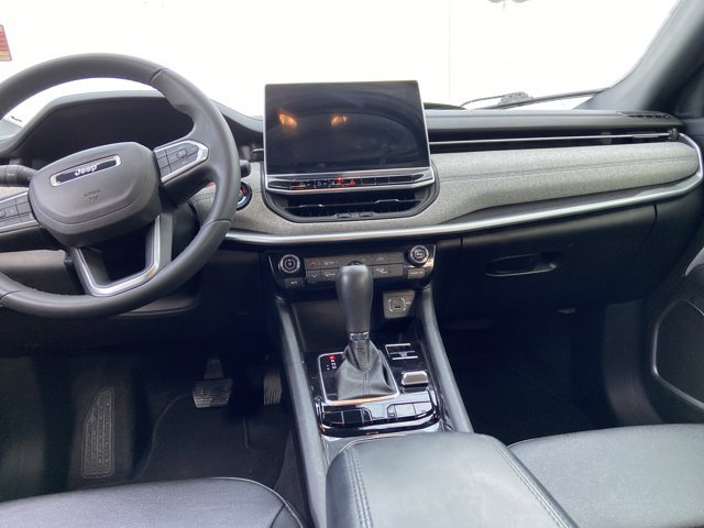 Used 2024 Jeep Compass Latitude AWD/4WD image 15