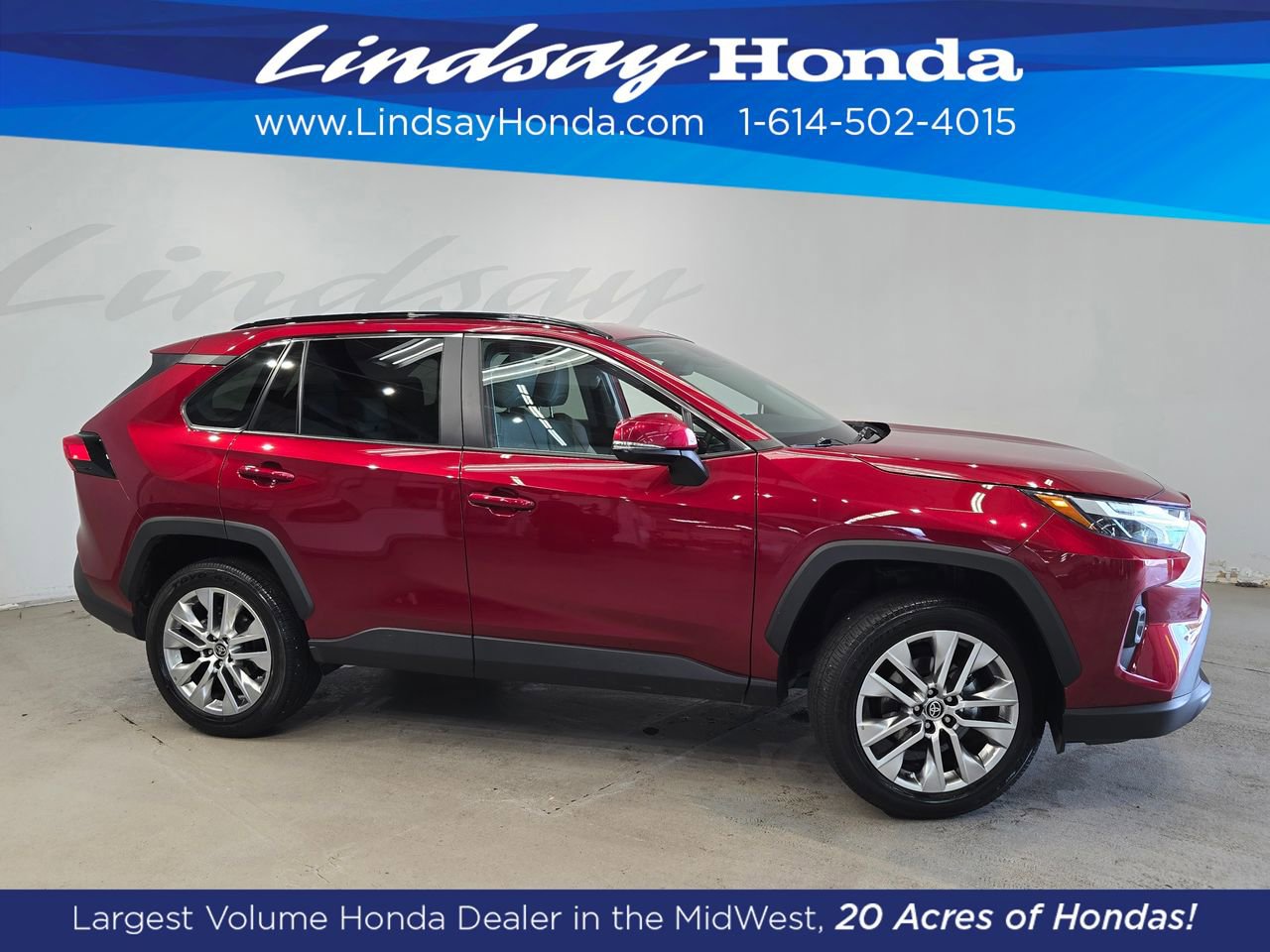 Used 2025 Toyota RAV4 XLE Premium w/ Weather Package AWD/4WD image 3