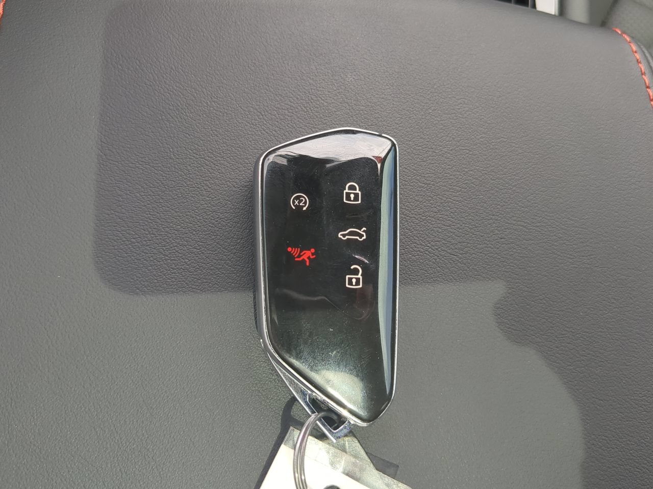 Used 2024 Volkswagen Atlas Peak Edition SEL AWD/4WD image 30