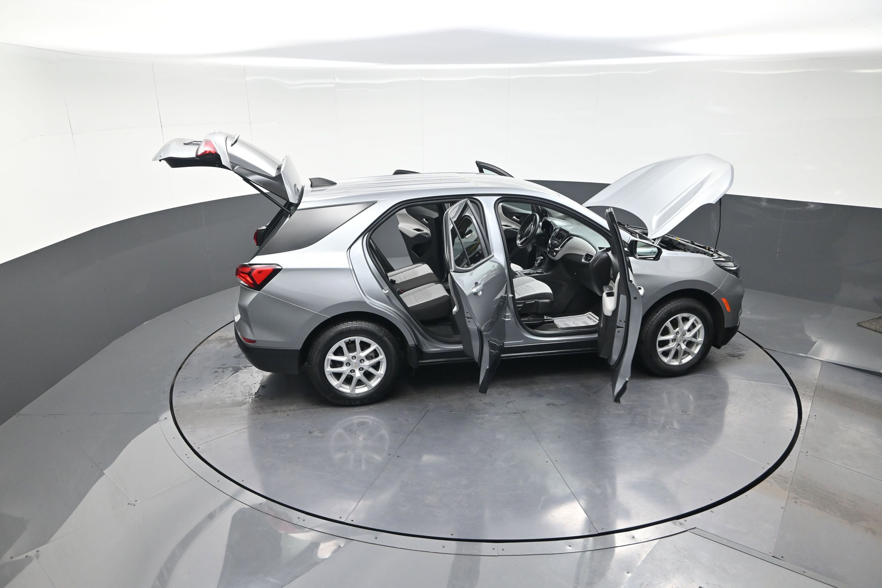 Used 2023 Chevrolet Equinox LS w/ LS Convenience Package AWD/4WD image 14