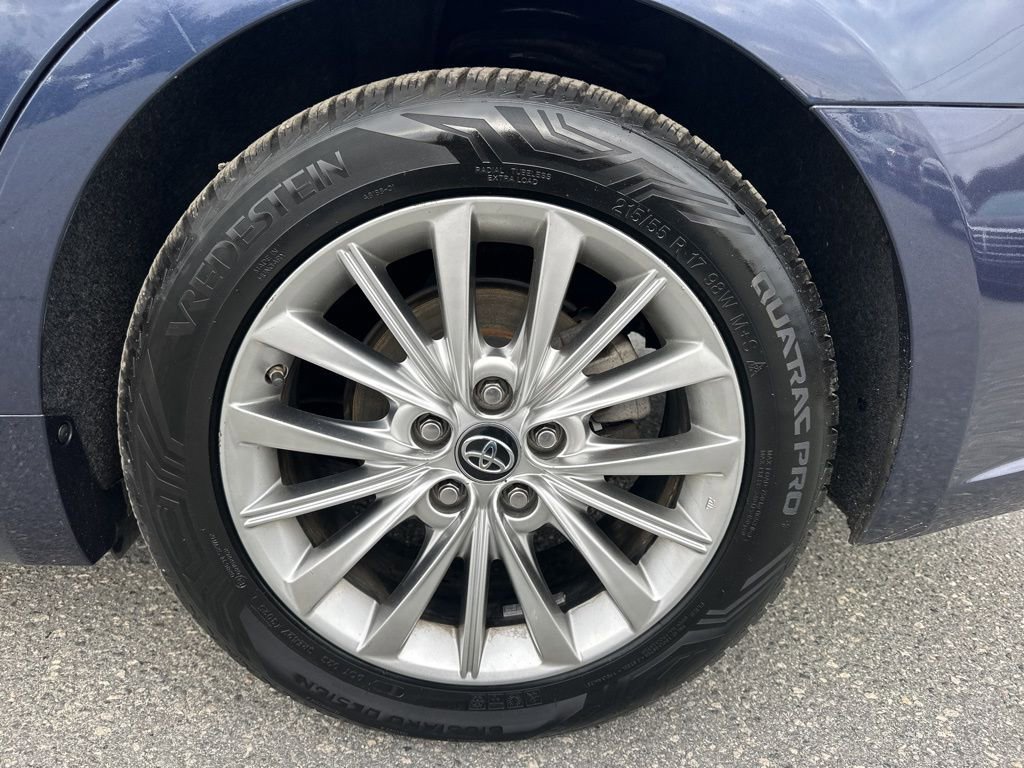 Used 2018 Toyota Avalon Limited w/ All Weather Liner Package image 32