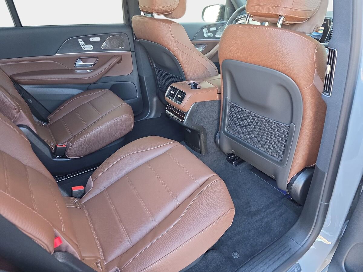 New 2026 Mercedes-Benz GLS 450 4MATIC image 11