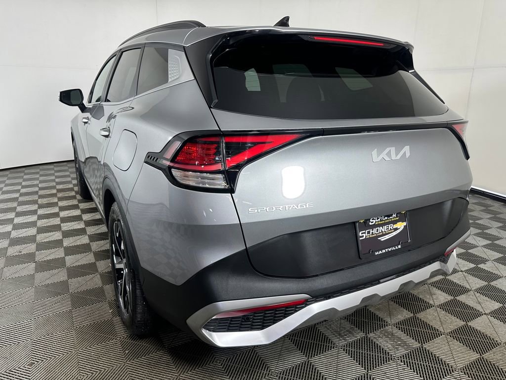 Used 2025 Kia Sportage EX w/ Premium Package image 3