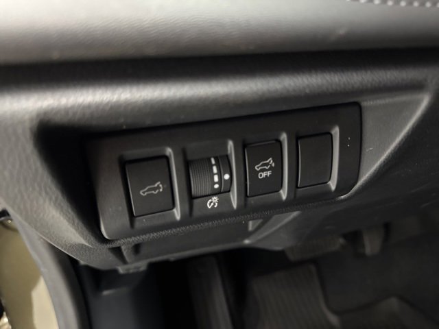 Used 2020 Subaru Outback Touring w/ Popular Package #2 image 12