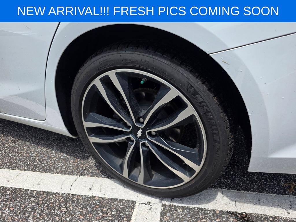 Used 2016 Chevrolet Malibu Premier w/ Driver Confidence Package II FWD image 7