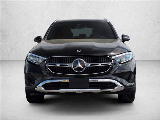 Used 2025 Mercedes-Benz GLC 300 4MATIC image 2