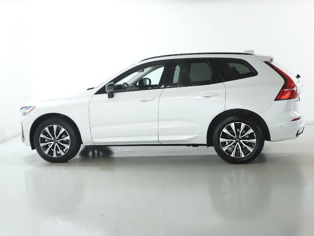 Used 2024 Volvo XC60 B5 Plus AWD/4WD image 40