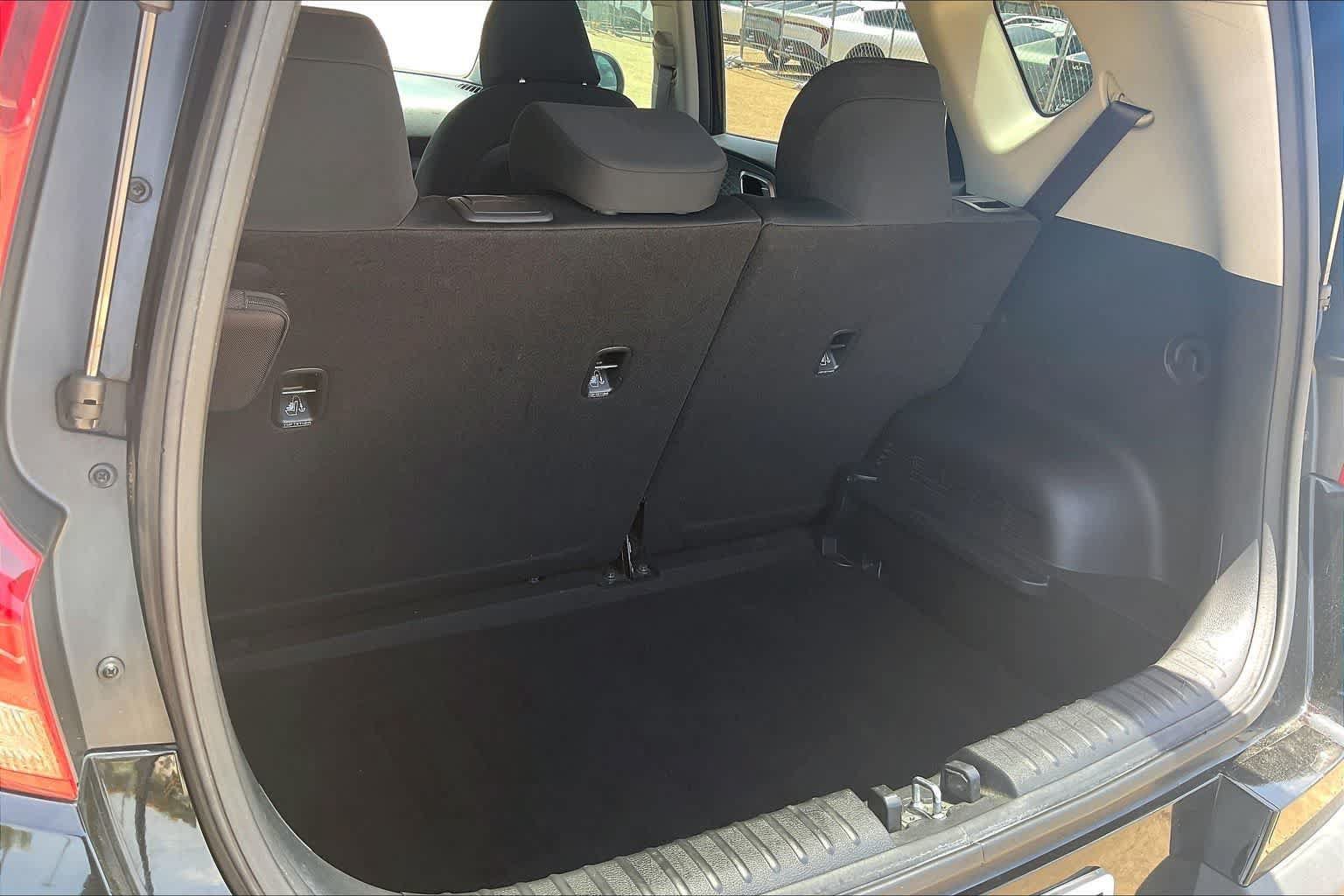 Used 2022 Kia Soul LX w/ Technology Package FWD image 16