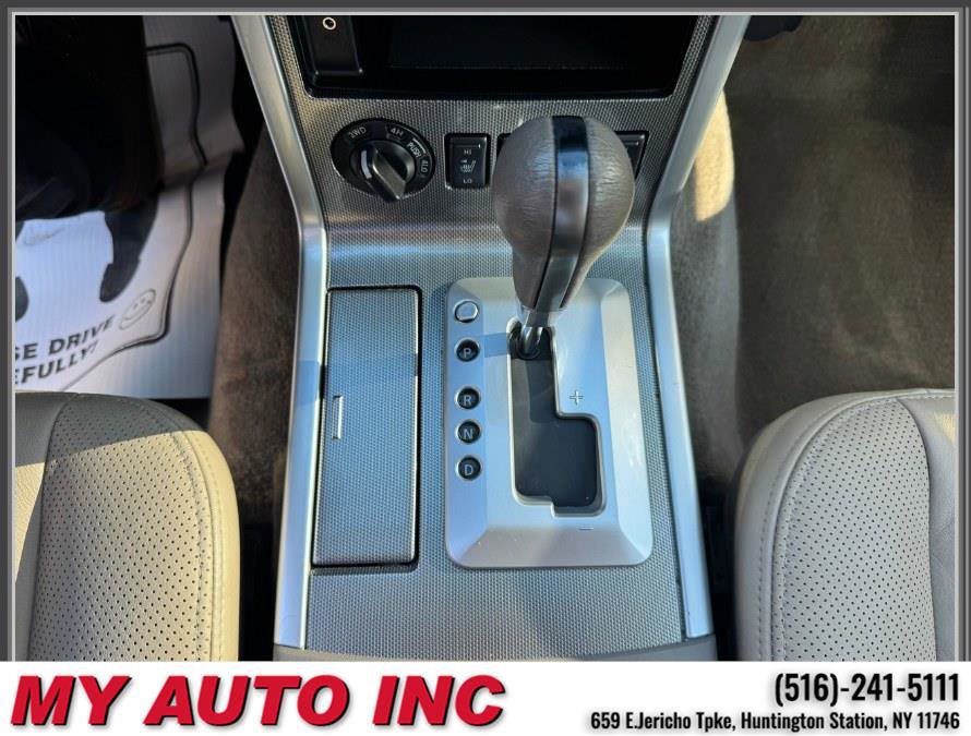 Used 2011 Nissan Pathfinder Silver AWD/4WD image 18