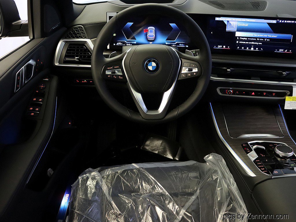 Used 2026 BMW X5 xDrive50e w/ Climate Comfort Package image 13